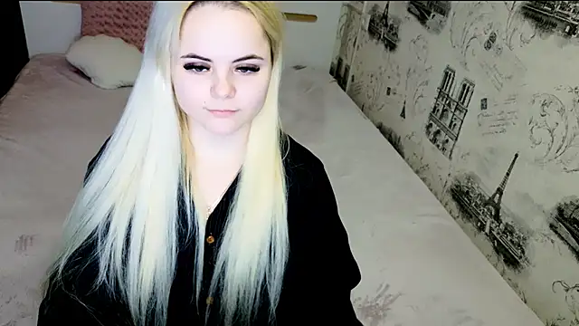 lovely-eyes online show from April 21, 7:20 pm