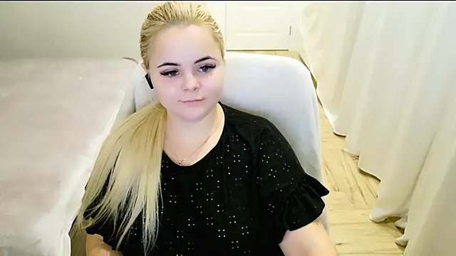 lovely-eyes online show from January 30, 4:27 am