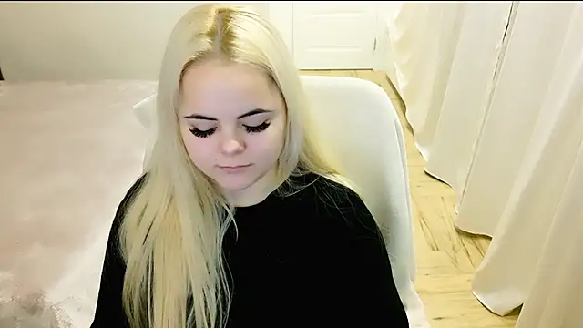 lovely-eyes online show from January 23, 8:24 pm