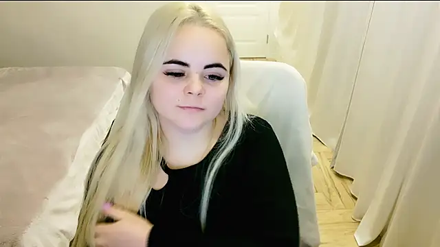 lovely-eyes online show from March 1, 4:15 am