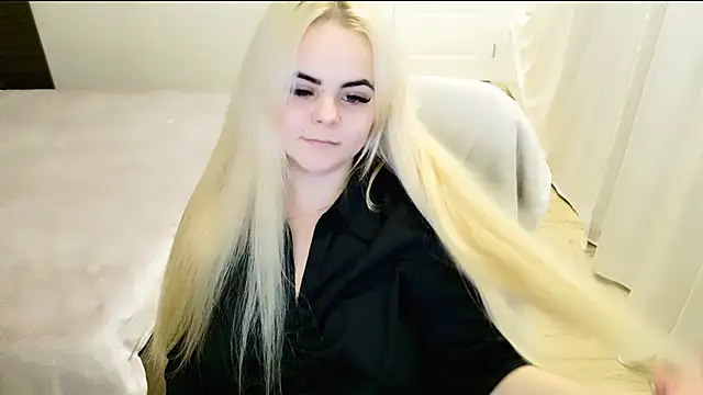 lovely-eyes online show from February 1, 12:29 am