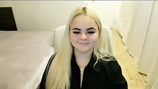lovely-eyes online show from February 1, 4:54 pm