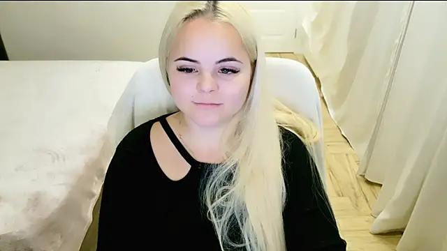 lovely-eyes online show from March 18, 9:43 pm