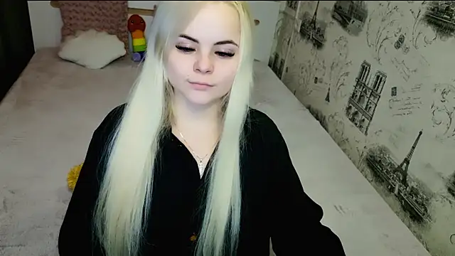 lovely-eyes online show from March 14, 7:31 pm