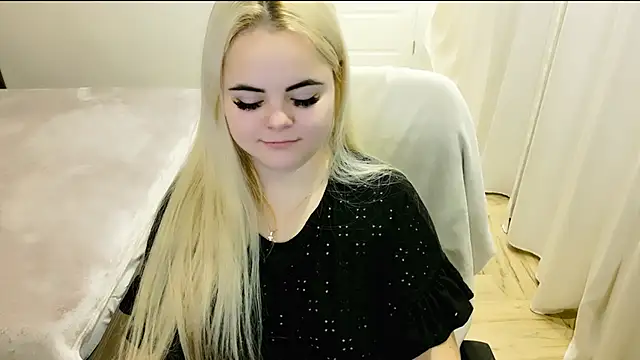 lovely-eyes online show from February 14, 9:43 pm