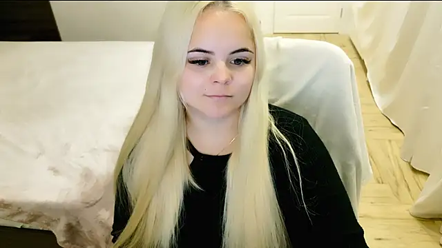 lovely-eyes online show from March 18, 3:12 am