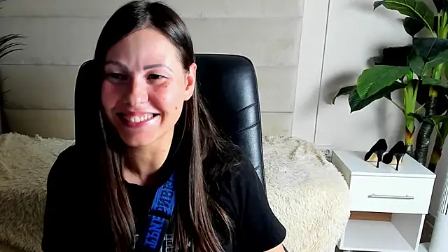 Dana  dom online show from October 26, 1:55 pm