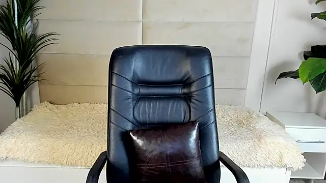 Dana  dom online show from November 9, 1:04 pm