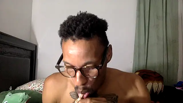 Snapshot of KingDerRico chatting on September 15, 1:06 am KingDerRico online show from September 15, 1:06 am