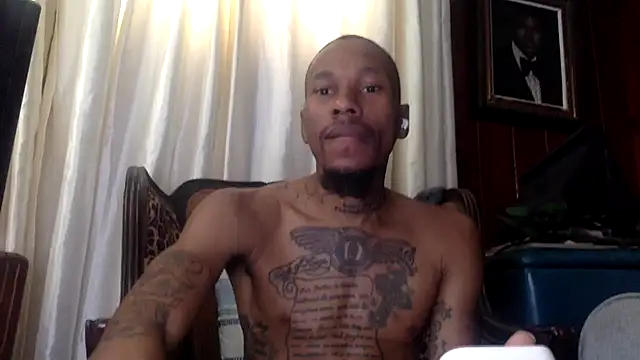 Snapshot of KingDerRico chatting on October 30, 3:42 pm KingDerRico online show from October 30, 3:42 pm