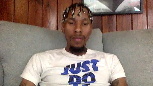 Snapshot of KingDerRico chatting on October 26, 3:23 pm KingDerRico online show from October 26, 3:23 pm