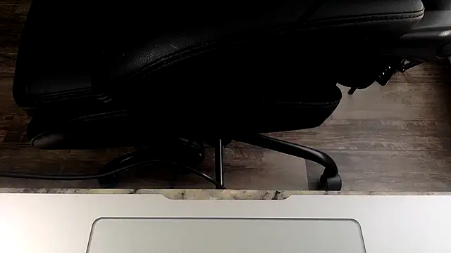 Snapshot of KingDerRico chatting on February 9, 1:53 pm KingDerRico online show from February 9, 1:53 pm