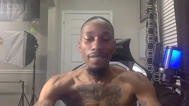 Snapshot of KingDerRico chatting on January 13, 2:37 am KingDerRico online show from January 13, 2:37 am