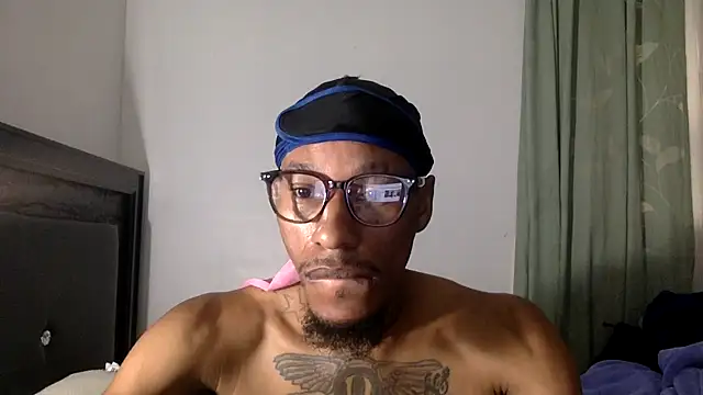 Snapshot of KingDerRico chatting on October 11, 3:13 pm KingDerRico online show from October 11, 3:13 pm
