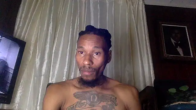 Snapshot of KingDerRico chatting on November 30, 10:54 pm KingDerRico online show from November 30, 10:54 pm