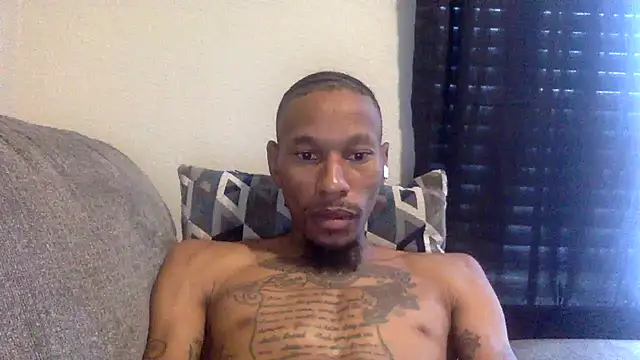 Snapshot of KingDerRico chatting on October 17, 9:49 pm KingDerRico online show from October 17, 9:49 pm