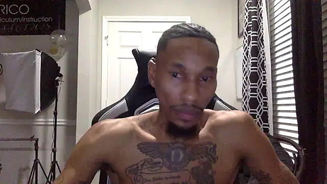 Snapshot of KingDerRico chatting on January 9, 3:13 am KingDerRico online show from January 9, 3:13 am