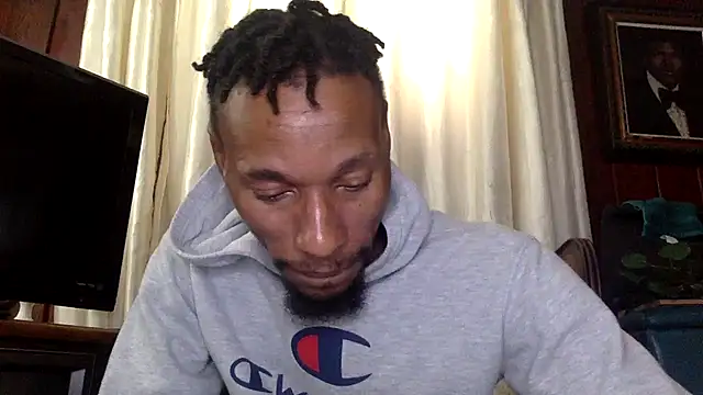 Snapshot of KingDerRico chatting on November 9, 4:33 pm KingDerRico online show from November 9, 4:33 pm