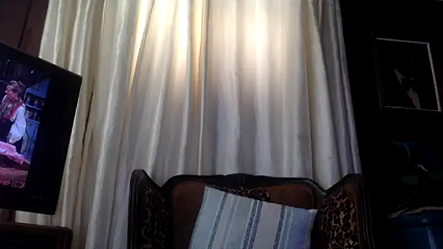 Snapshot of KingDerRico chatting on November 3, 4:10 pm KingDerRico online show from November 3, 4:10 pm