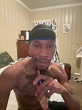 Snapshot of KingDerRico chatting on April 10, 4:14 pm KingDerRico online show from April 10, 4:14 pm