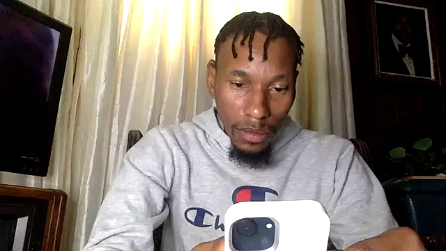 Snapshot of KingDerRico chatting on October 27, 2:29 pm KingDerRico online show from October 27, 2:29 pm