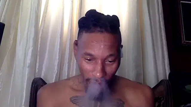 Snapshot of KingDerRico chatting on November 26, 3:01 pm KingDerRico online show from November 26, 3:01 pm