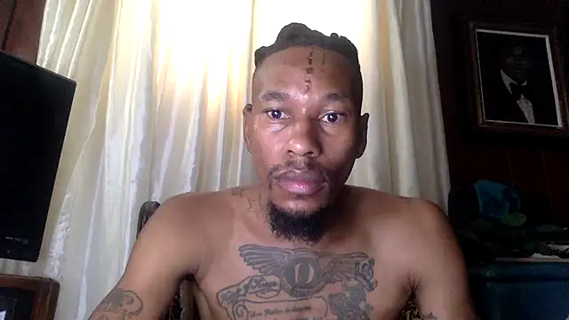 Snapshot of KingDerRico chatting on November 20, 2:18 pm KingDerRico online show from November 20, 2:18 pm