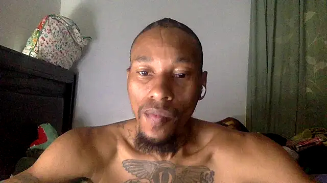 Snapshot of KingDerRico chatting on October 28, 9:58 pm KingDerRico online show from October 28, 9:58 pm