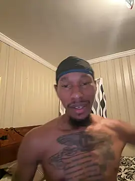 Snapshot of KingDerRico chatting on March 6, 7:09 pm KingDerRico online show from March 6, 7:09 pm