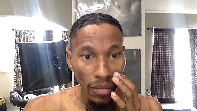 Snapshot of KingDerRico chatting on December 17, 4:56 pm KingDerRico online show from December 17, 4:56 pm