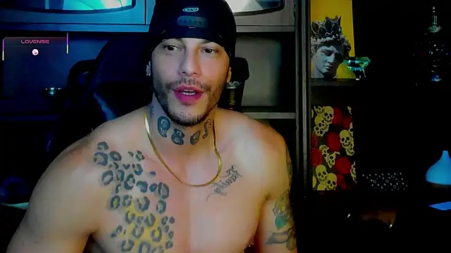 Snapshot of RickG_Oficial chatting on October 1, 11:08 pm RickG Oficial online show from October 1, 11:08 pm