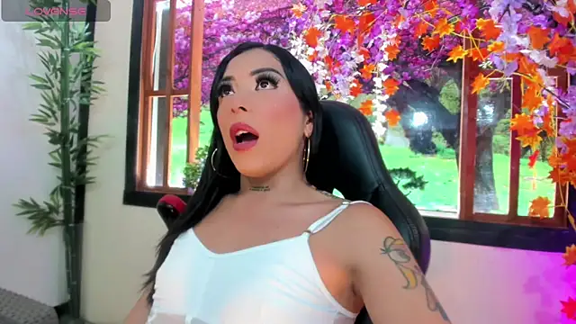 Snapshot of Susan_DiSantys chatting on February 23, 1:35 am Susan DiSantys online show from February 23, 1:35 am