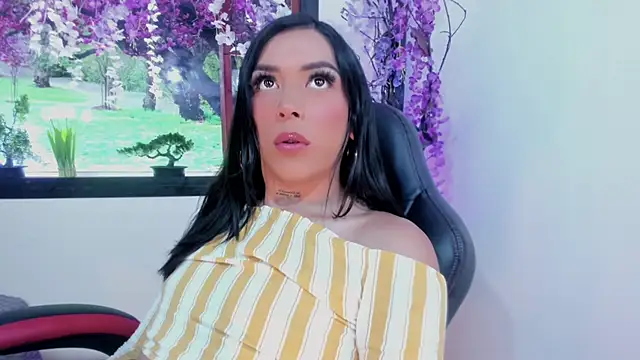 Snapshot of Susan_DiSantys chatting on February 7, 10:30 pm Susan DiSantys online show from February 7, 10:30 pm