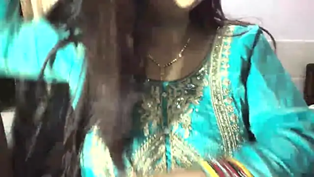 Snapshot of Gulaboo_bhabi chatting on June 3, 7:51 pm Gulaboo bhabi online show from June 3, 7:51 pm