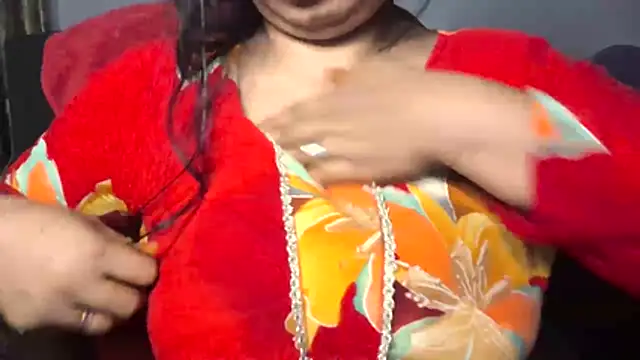 Snapshot of Gulaboo_bhabi chatting on July 3, 10:38 pm Gulaboo bhabi online show from July 3, 10:38 pm