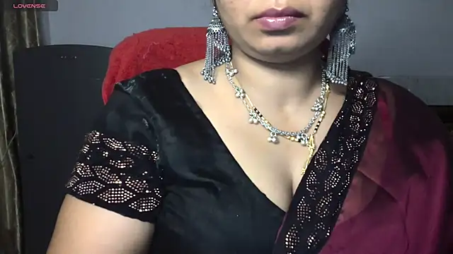 Snapshot of Gulaboo_bhabi chatting on July 5, 12:26 am Gulaboo bhabi online show from July 5, 12:26 am