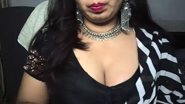 Snapshot of Gulaboo_bhabi chatting on June 17, 5:45 pm Gulaboo bhabi online show from June 17, 5:45 pm