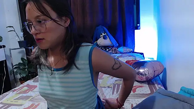 Zoe--khalL online show from January 15, 6:17 am