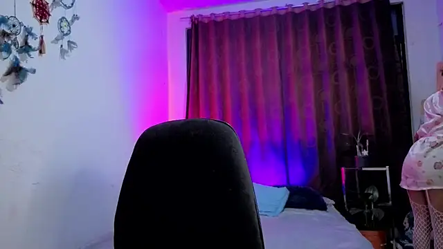 Zoe--khalL online show from March 7, 2:18 am