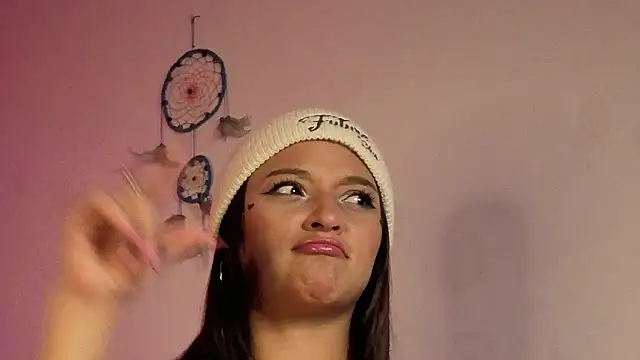 Zoe--khalL online show from February 17, 5:05 am