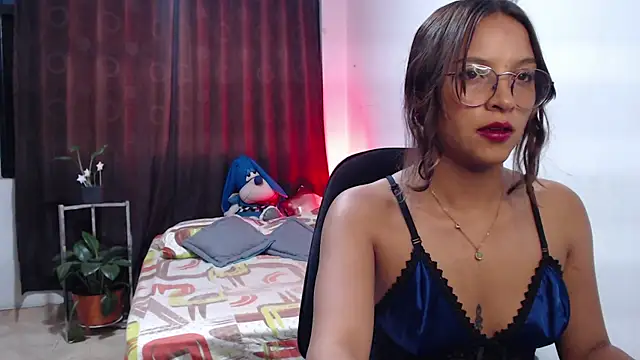 Zoe--khalL online show from January 13, 5:00 am