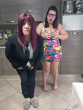 Snapshot of carolyne2023 chatting on November 24, 8:14 am carolyne2023 online show from November 24, 8:14 am