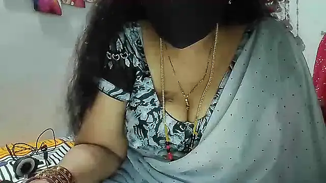 Snapshot of Rani_Darling_99 chatting on October 4, 6:42 pm Rani Darling 99 online show from October 4, 6:42 pm