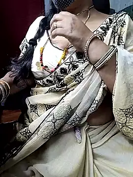 Snapshot of Rani_Darling_99 chatting on June 21, 11:27 am Rani Darling 99 online show from June 21, 11:27 am