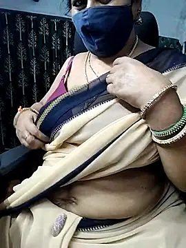 Snapshot of Rani_Darling_99 chatting on June 25, 4:12 pm Rani Darling 99 online show from June 25, 4:12 pm