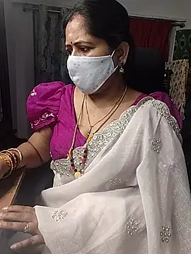 Snapshot of Rani_Darling_99 chatting on July 6, 8:11 pm Rani Darling 99 online show from July 6, 8:11 pm