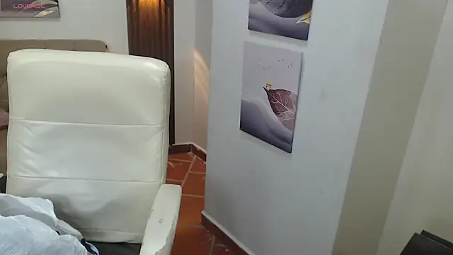 Snapshot of xlunna chatting on November 8, 8:12 pm xlunna online show from November 8, 8:12 pm