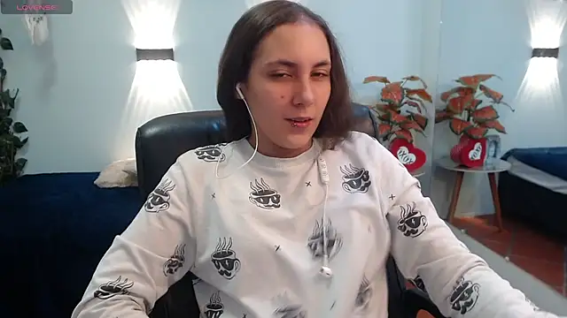 Snapshot of xlunna chatting on October 18, 2:19 pm xlunna online show from October 18, 2:19 pm