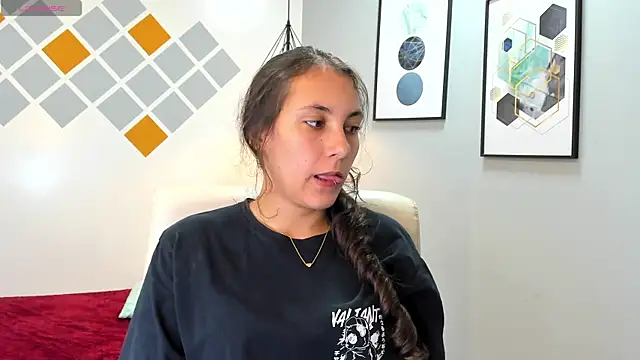 xlunna online show from December 22, 8:53 pm