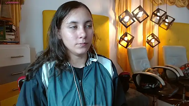 xlunna online show from December 16, 8:57 pm